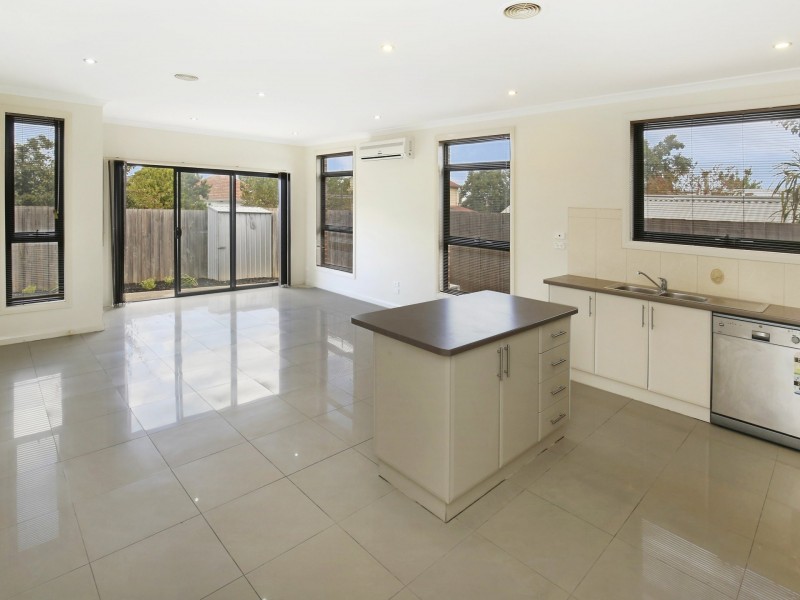 4/12 Blair Street, Broadmeadows VIC 3047