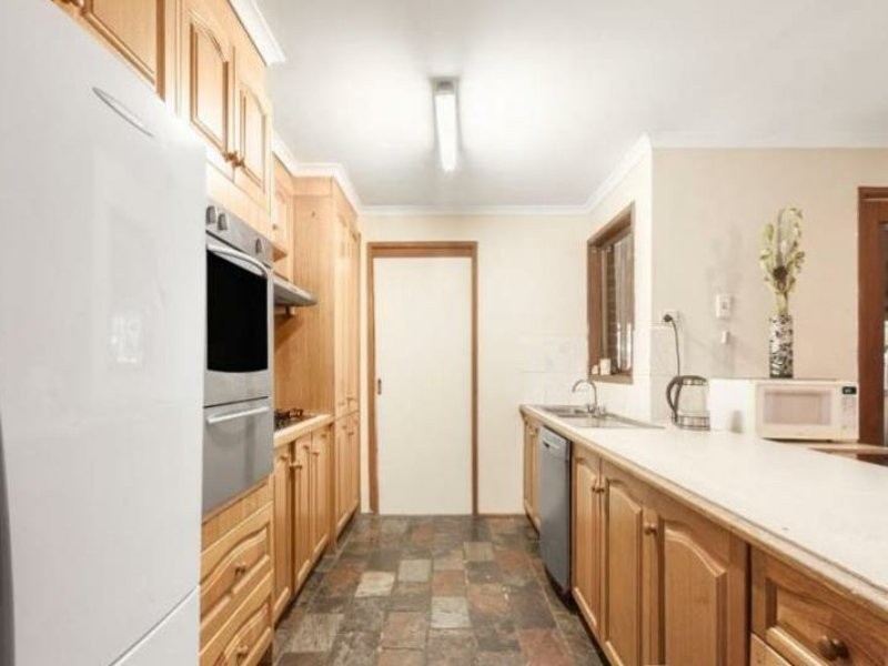 10 Timmins Court, Mill Park VIC 3082