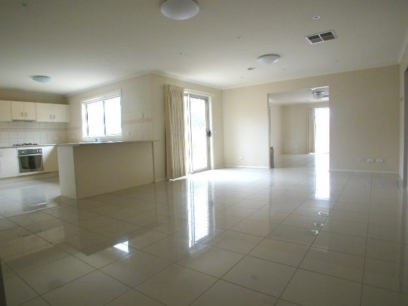 4 Luxor Close, South Morang VIC 3752