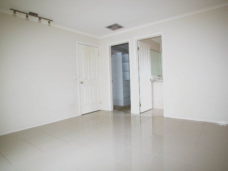 4 Luxor Close, South Morang VIC 3752