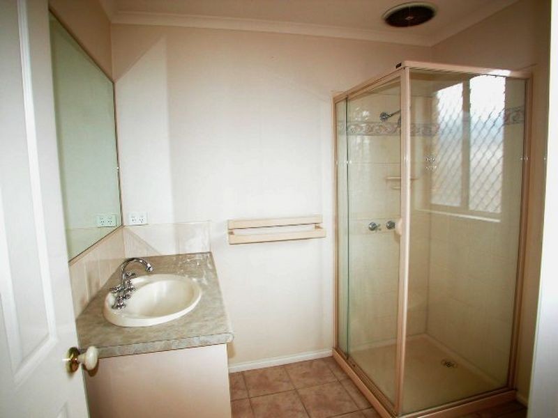 4 Luxor Close, South Morang VIC 3752