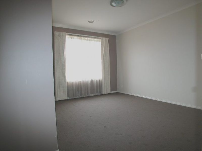 4 Luxor Close, South Morang VIC 3752