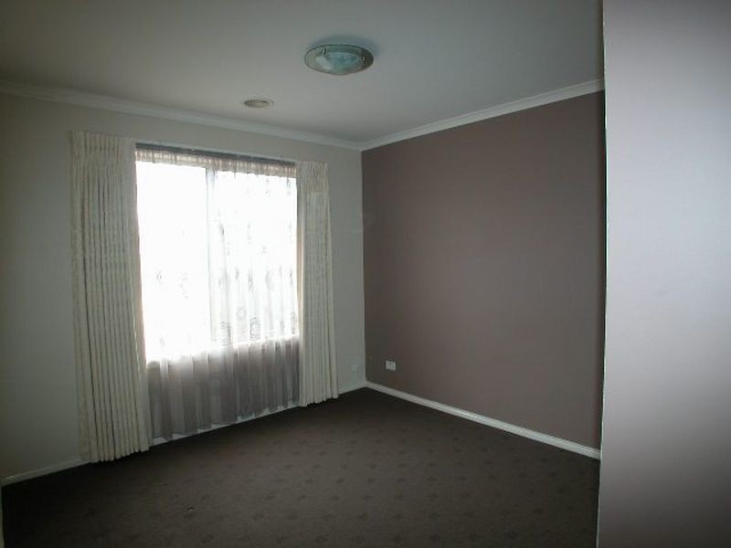 4 Luxor Close, South Morang VIC 3752