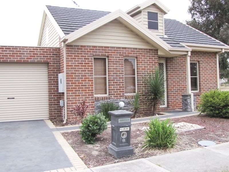 11 Doomben Drive, Mill Park VIC 3082