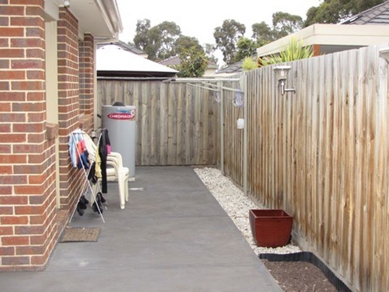 11 Doomben Drive, Mill Park VIC 3082