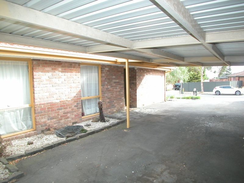 16 Quist Court, Mill Park VIC 3082