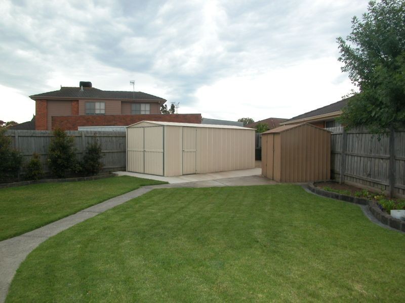 1 Pearl Court, Mill Park VIC 3082