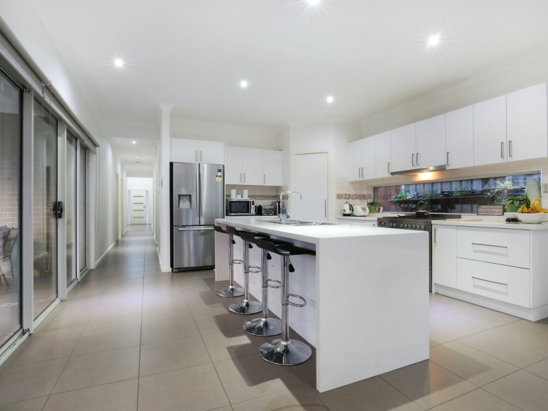 22 Shoal Circuit, Doreen VIC 3754