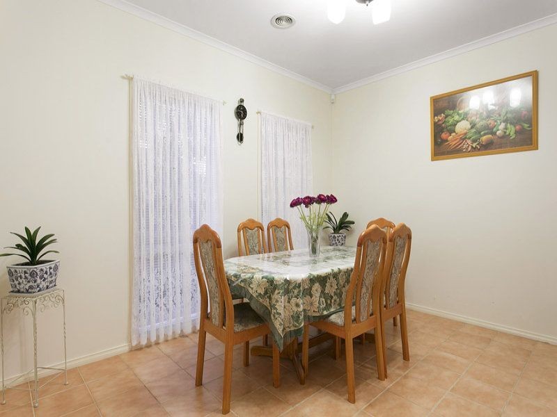 18 Bramble Crescent, Bundoora VIC 3083