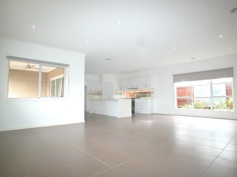 22 Shoal Circuit, Doreen VIC 3754