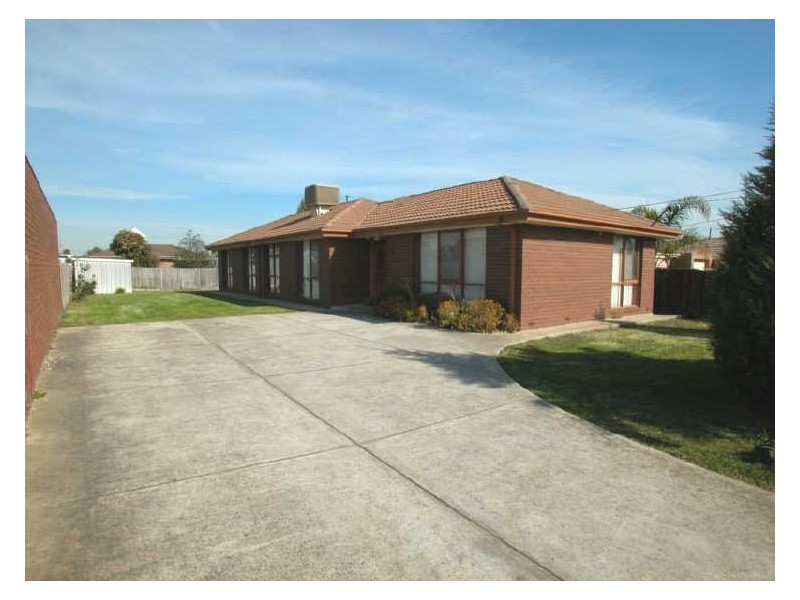 15 Irons Court, Epping VIC 3076