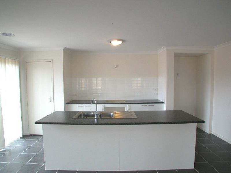 7 Ronda Avenue, Doreen VIC 3754