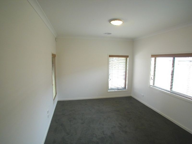 7 Ronda Avenue, Doreen VIC 3754