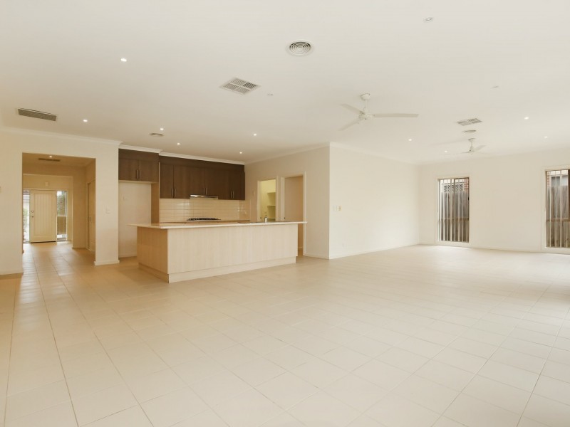 6 Auburn Road, South Morang VIC 3752