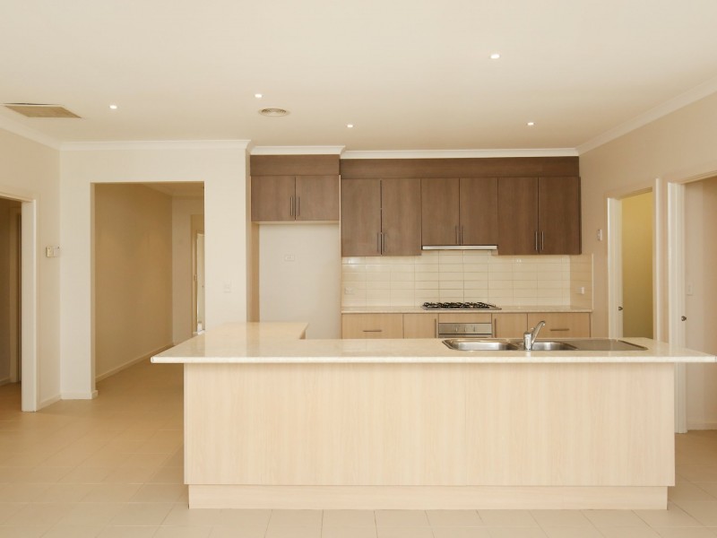 6 Auburn Road, South Morang VIC 3752