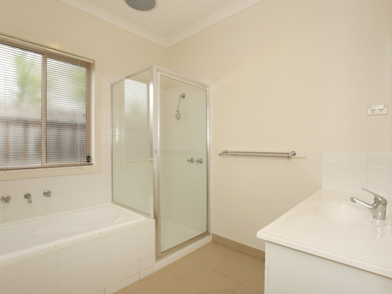 6 Auburn Road, South Morang VIC 3752