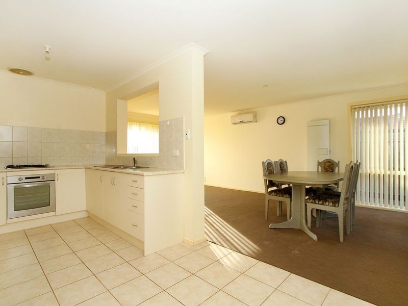 1/79 Woolnough Drive, Mill Park VIC 3082