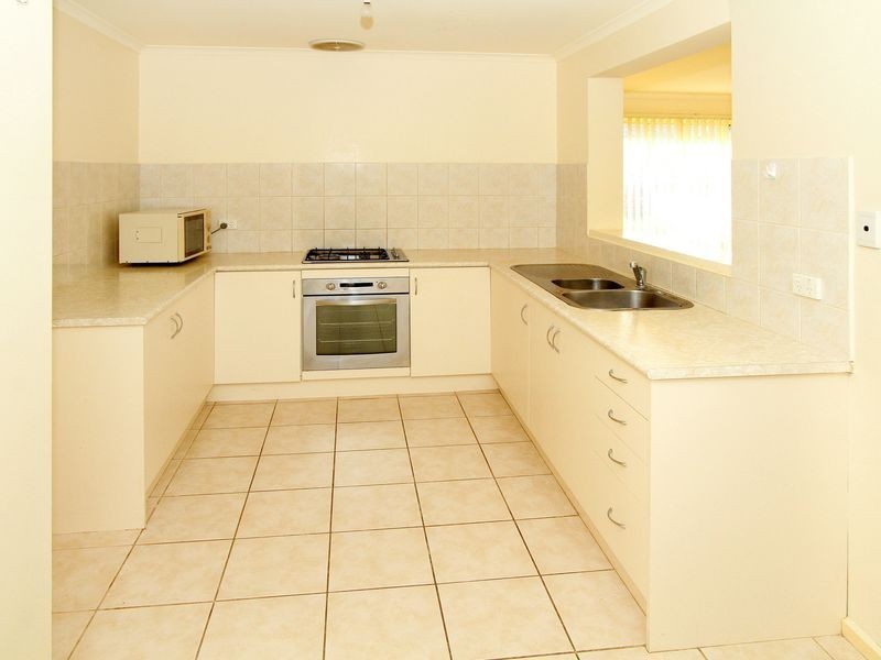 1/79 Woolnough Drive, Mill Park VIC 3082