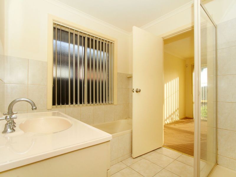 1/79 Woolnough Drive, Mill Park VIC 3082