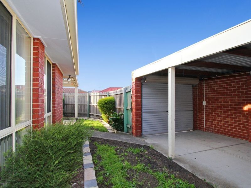 1/79 Woolnough Drive, Mill Park VIC 3082