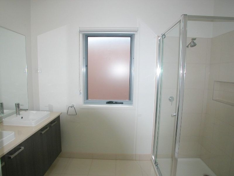 35 Sunstone Boulevard, Doreen VIC 3754