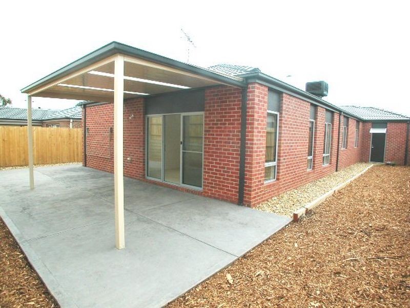 35 Sunstone Boulevard, Doreen VIC 3754