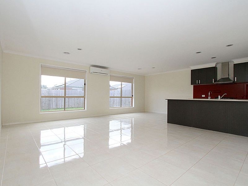 11 Vichy Avenue, Doreen VIC 3754