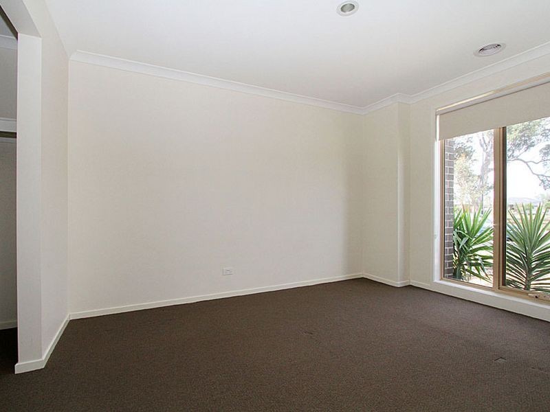 11 Vichy Avenue, Doreen VIC 3754