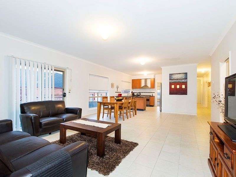 11 Kitchin Road, South Morang VIC 3752