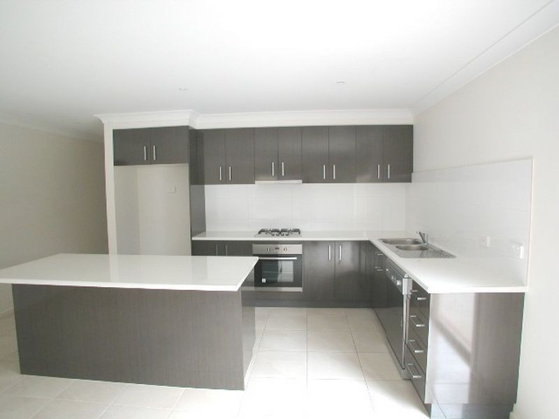 8 Michael Place, Point Cook VIC 3030