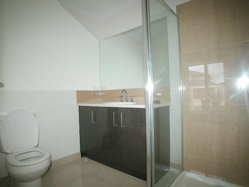 8 Michael Place, Point Cook VIC 3030