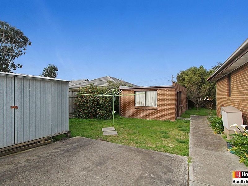 2 Brampton Close, Craigieburn VIC 3064