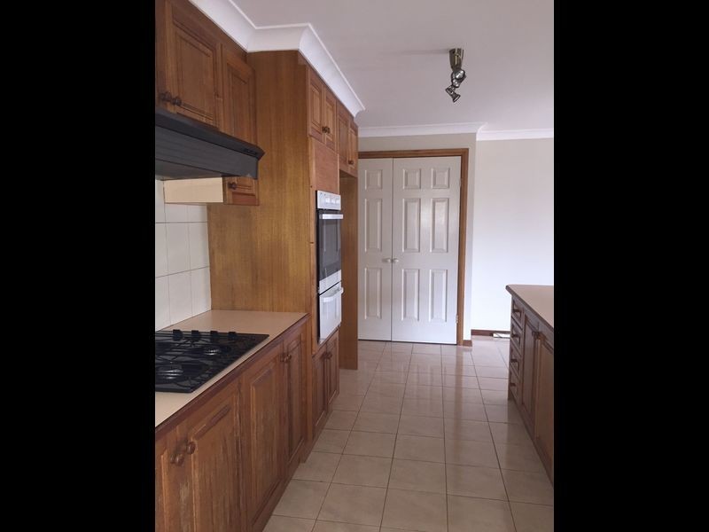 15 John Hunter Court, Mill Park VIC 3082