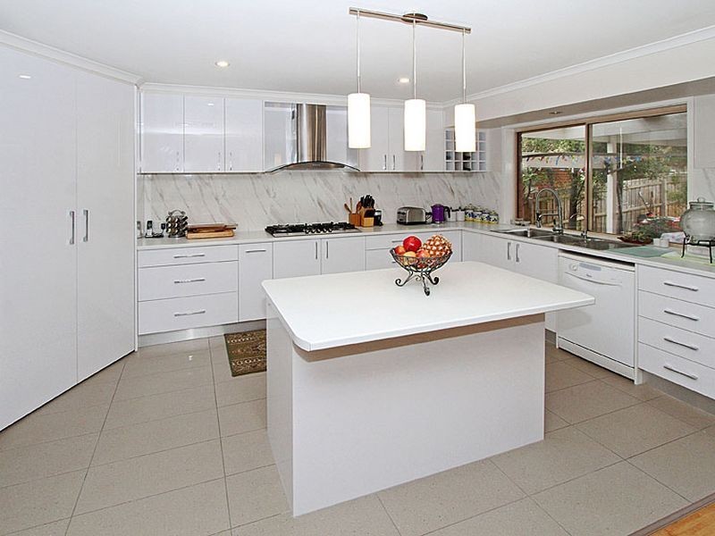 18 Selsdon Court, Greensborough VIC 3088