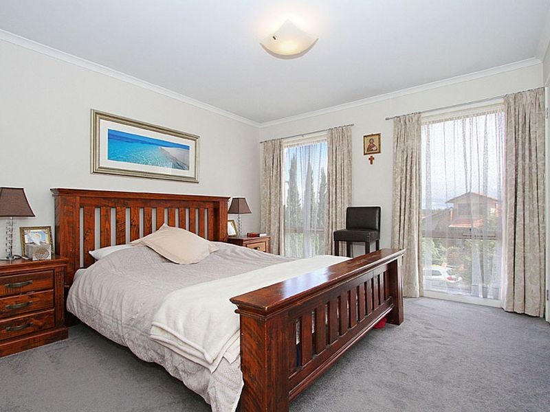 18 Selsdon Court, Greensborough VIC 3088