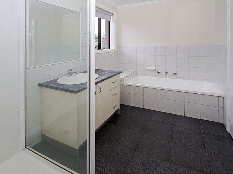 4/95 Duffy St, Epping VIC 3076