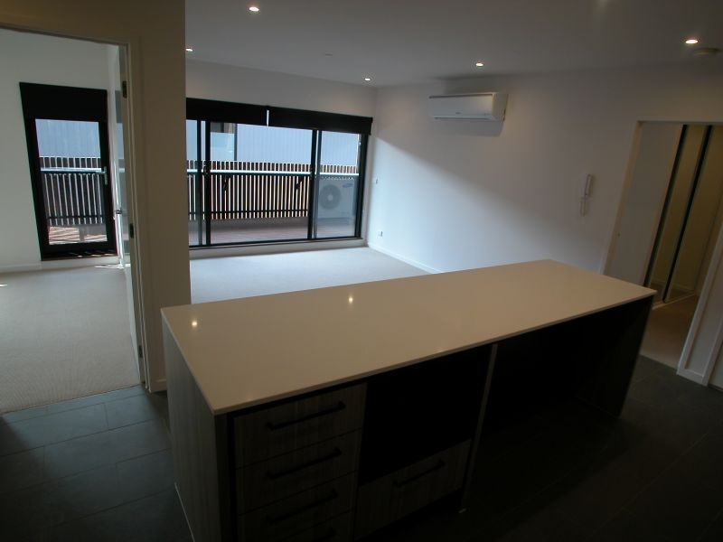 211/30 Oleander Drive, Mill Park VIC 3082