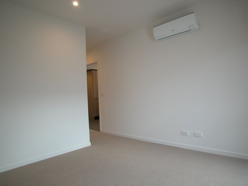 211/30 Oleander Drive, Mill Park VIC 3082