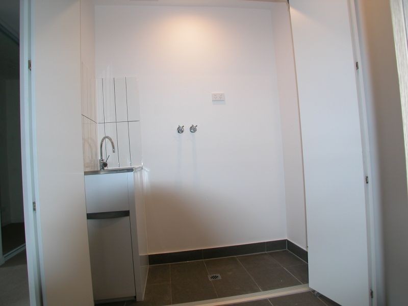 211/30 Oleander Drive, Mill Park VIC 3082