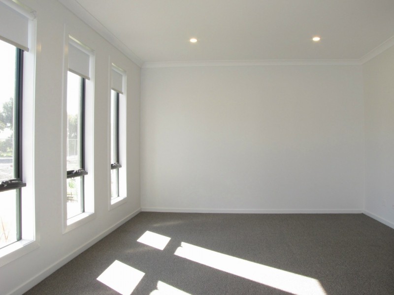 36 Vearings Road, Wollert VIC 3750
