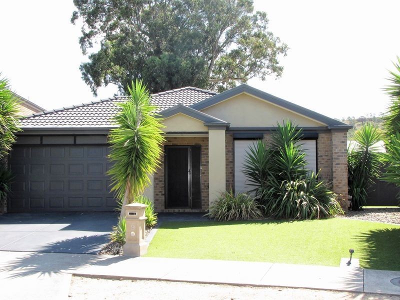 9 Junor Court, South Morang VIC 3752