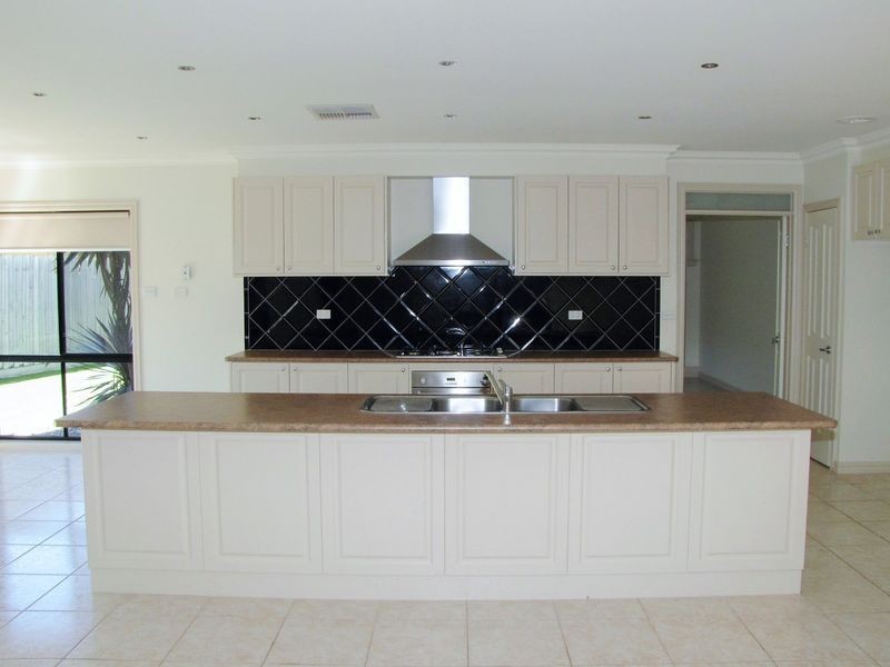 9 Junor Court, South Morang VIC 3752