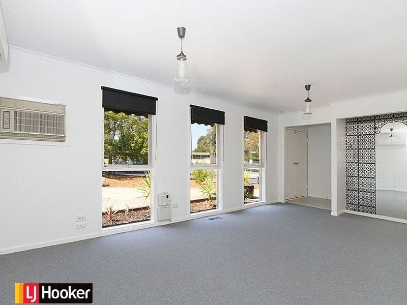 9 Higgs Avenue, Mill Park VIC 3082