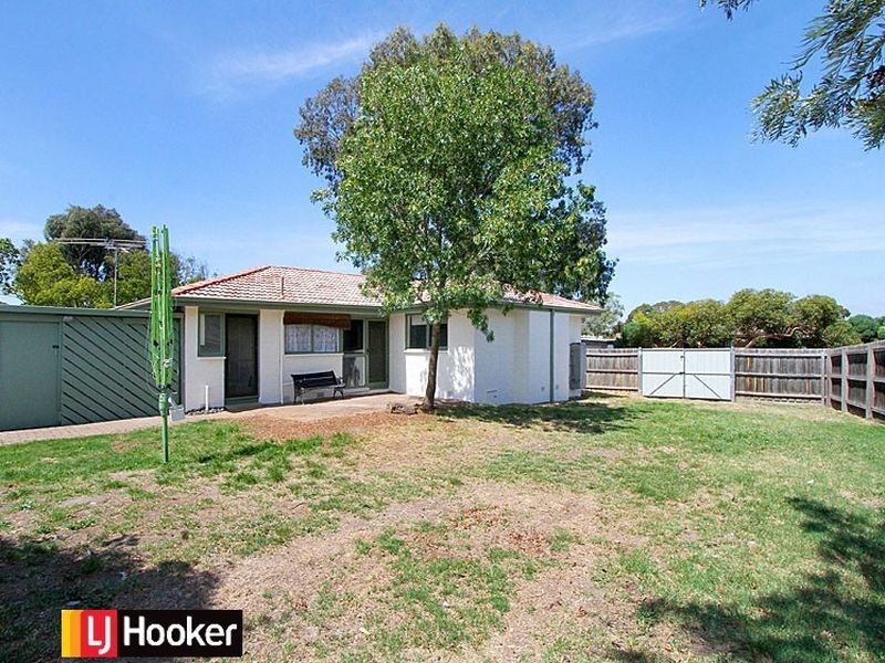 9 Higgs Avenue, Mill Park VIC 3082