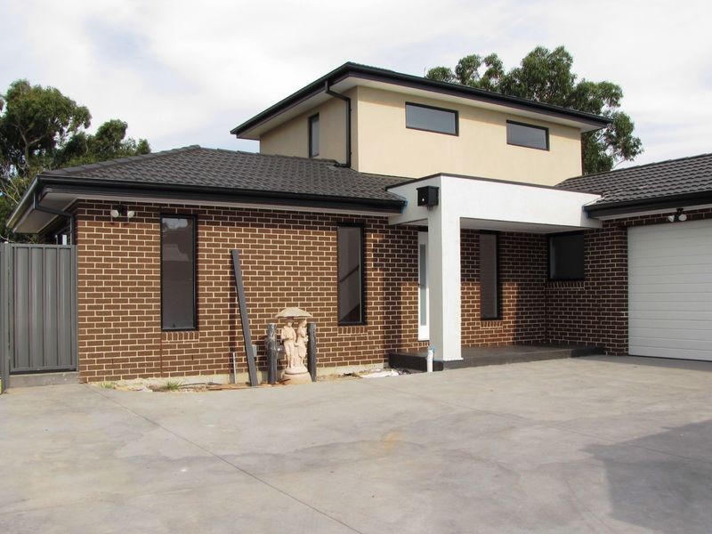 2/51 Hurlstone Crescent, Mill Park VIC 3082