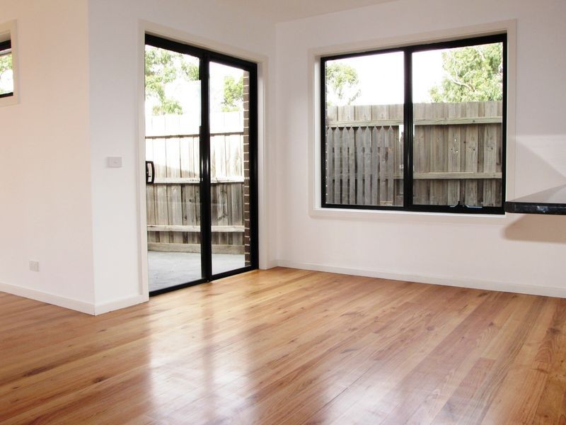 2/51 Hurlstone Crescent, Mill Park VIC 3082