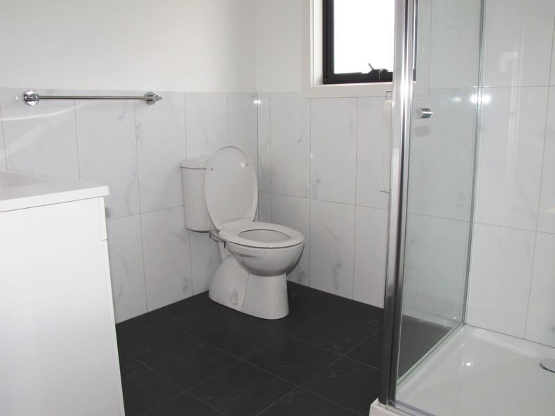 2/51 Hurlstone Crescent, Mill Park VIC 3082