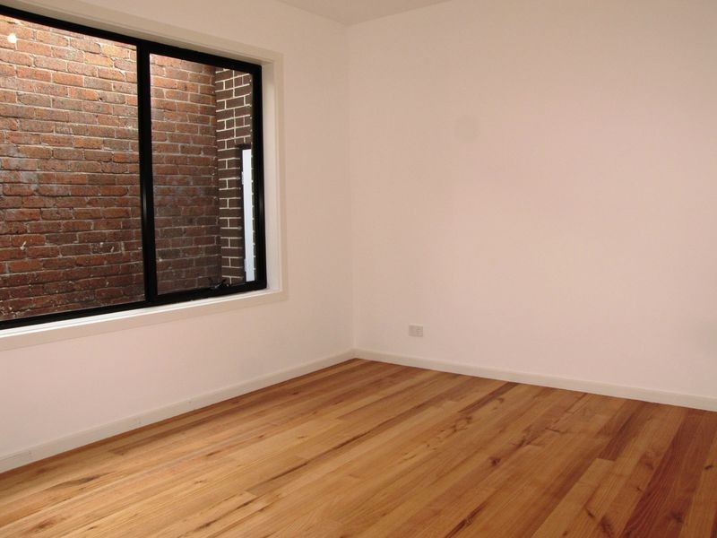 2/51 Hurlstone Crescent, Mill Park VIC 3082