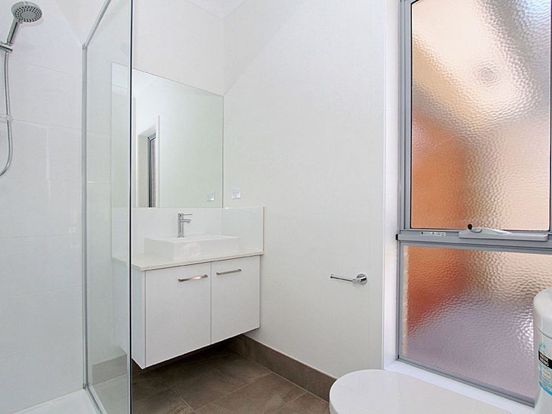 2/82 Mill Park Drive, Mill Park VIC 3082