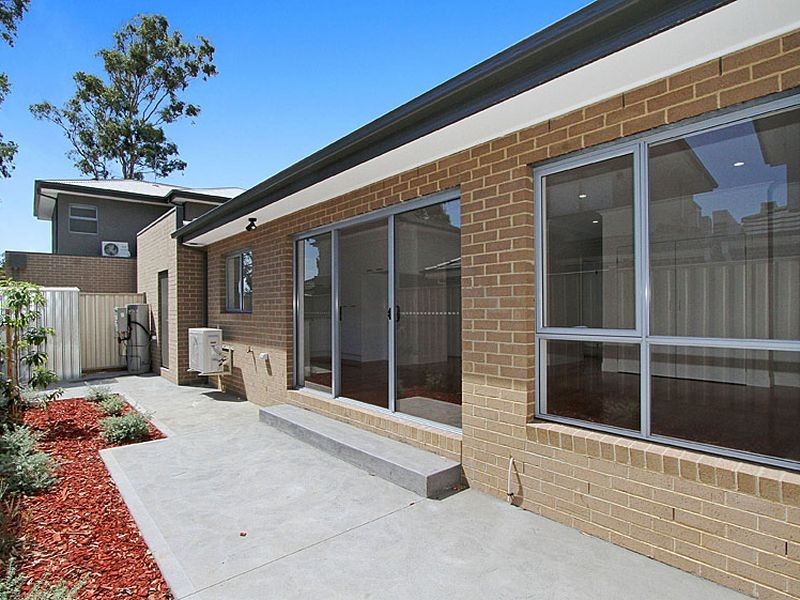 2/82 Mill Park Drive, Mill Park VIC 3082